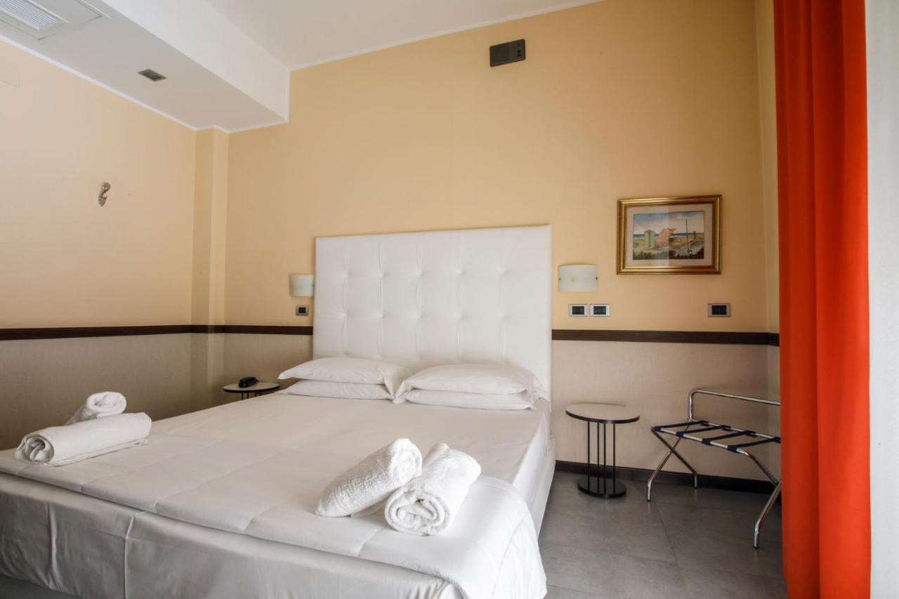 Hotel Derby Rimini Esterno foto