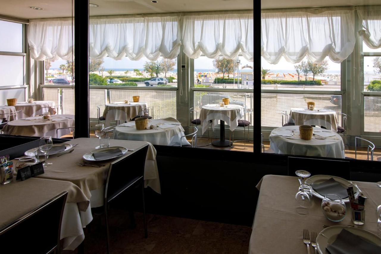 Hotel Derby Rimini Esterno foto