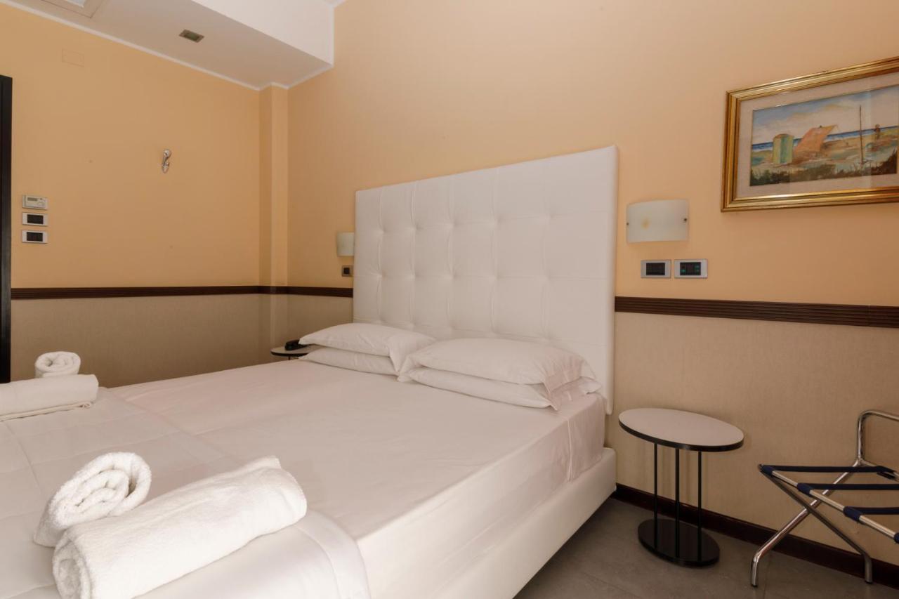Hotel Derby Rimini Esterno foto